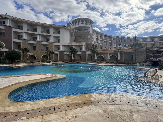 Apartment in the Royal Beach resort (3kk)